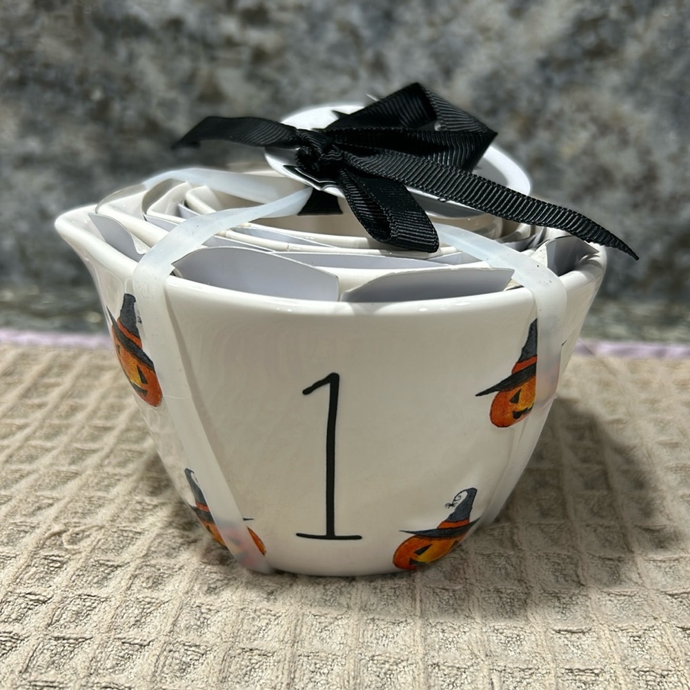 NWT Rae Dunn Halloween Measuring Cups (Set)